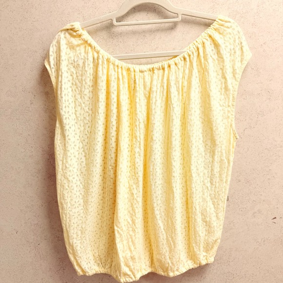 Ann Taylor LOFT Tops - Ann Taylor LOFT M Womens Yellow‎ Summer Cozy Floral Eyelet Top Sleeveless Blouse